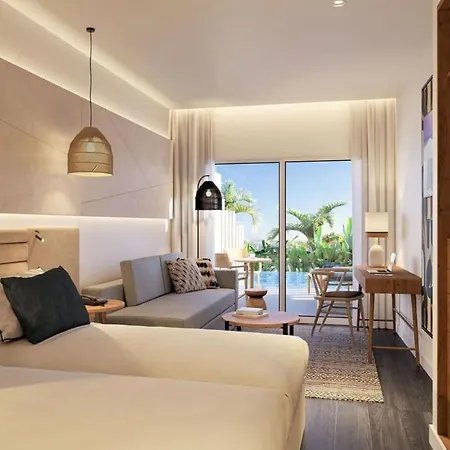 Deluxe Swim-up Room, Private Pool, Adults Only, Breakfast And Dinner Are Included Apartamento
