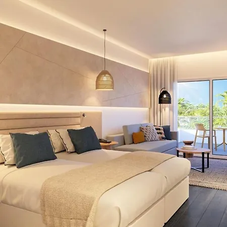 Deluxe Swim-up Room, Private Pool, Adults Only, Breakfast And Dinner Are Included דירה